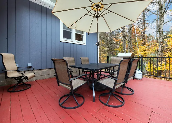 3Br Retreat With Game Room, Hot Tub Near Lake George