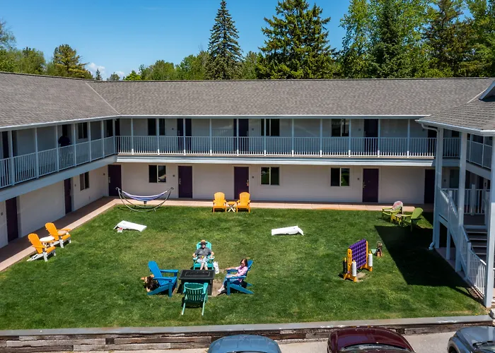Julie'S Park Cafe & Motel