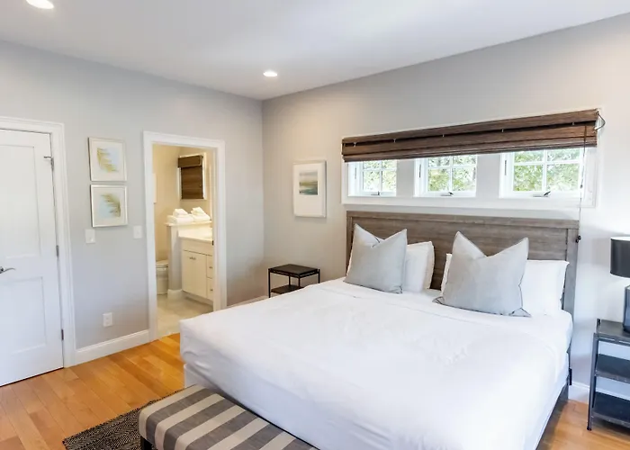 The Newport Lofts - 595 Thames Street