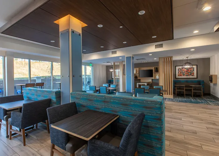 Holiday Inn Express & Suites Gainesville - Lake Lanier Area By Ihg