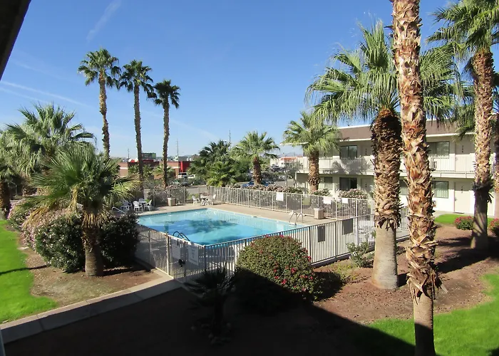 Econo Lodge Inn & Suites Yuma