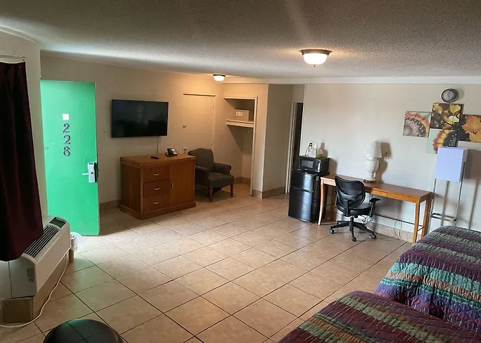 Budgetel Inn And Suites - Louisville