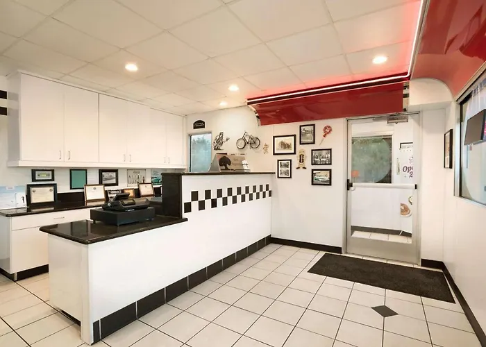 Travelodge Brunswick