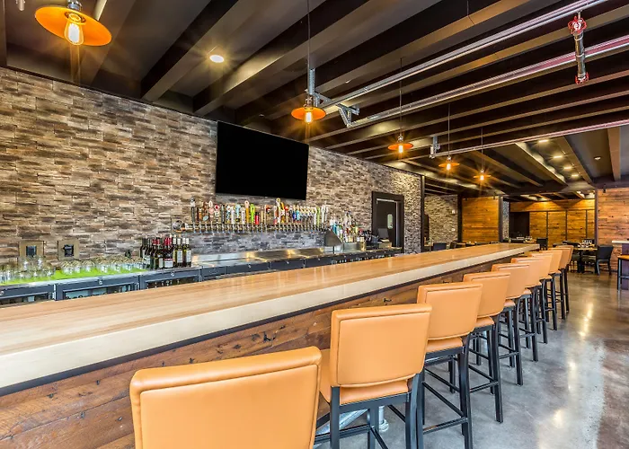 Cobblestone Hotel & Suites Hartford
