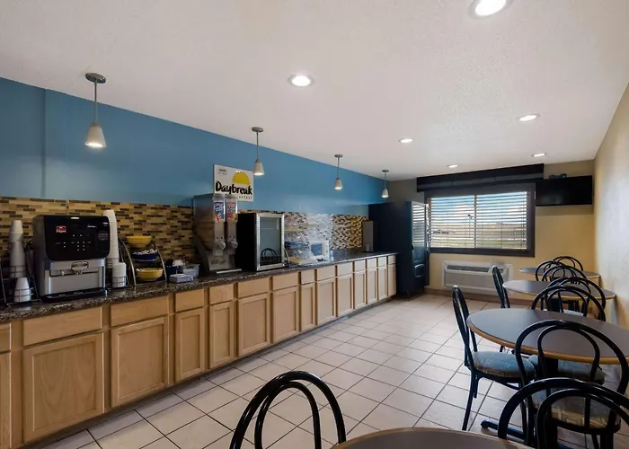 Days Inn By Wyndham Ankeny - Des Moines