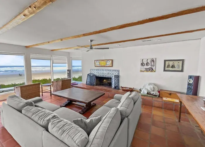 Casa Pacifica