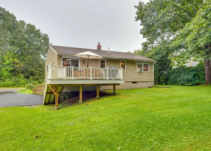 Rye Coastal Retreat W/ Deck & Outdoor Dining