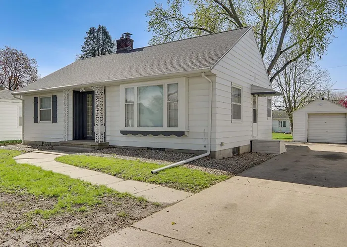 Family Home By Theme Park & Waterloo Arts District