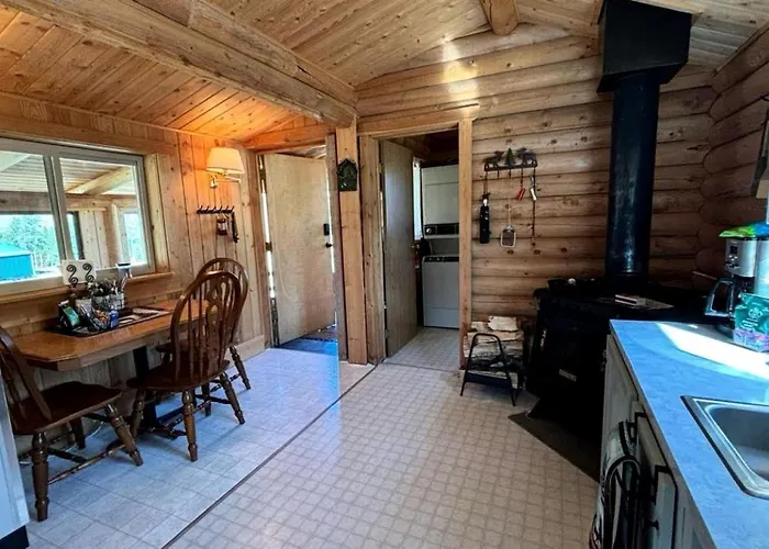 Amazing Log Cabin With Stunning Views In Conner, Montana