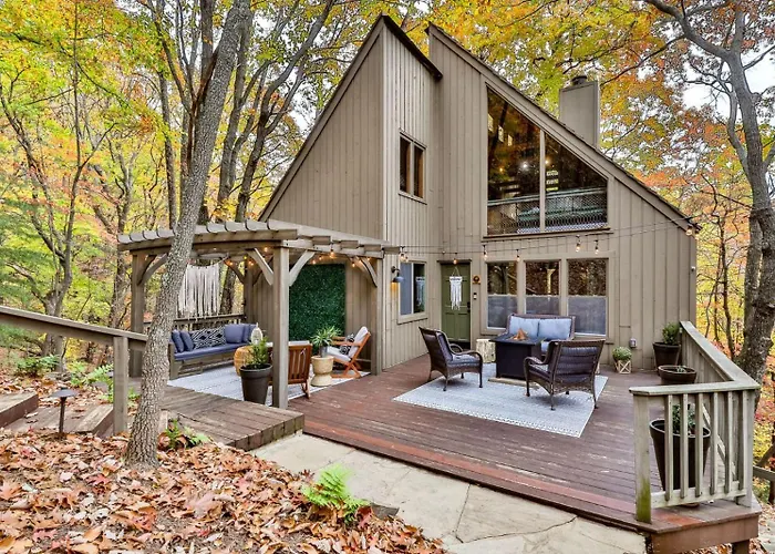 Good Times - Inside Big Canoe Community + Screened-In Porches, Firepit, Porch Swings + More!