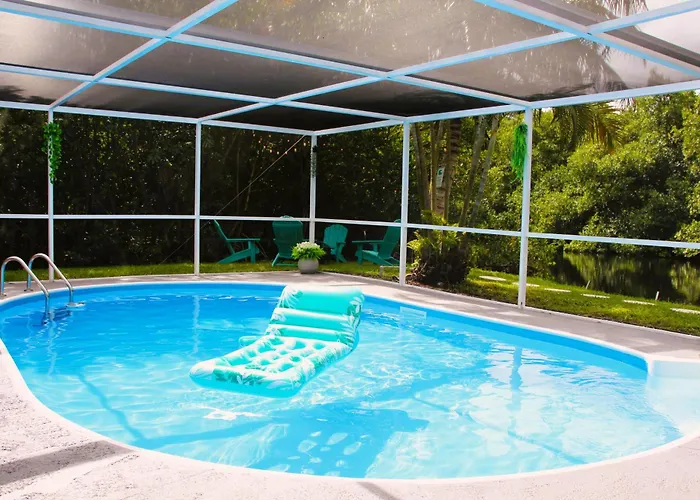Bring Snacks And Relax! Waterfront, Heated Pool, Cribs, Pets, Rods, Bbq