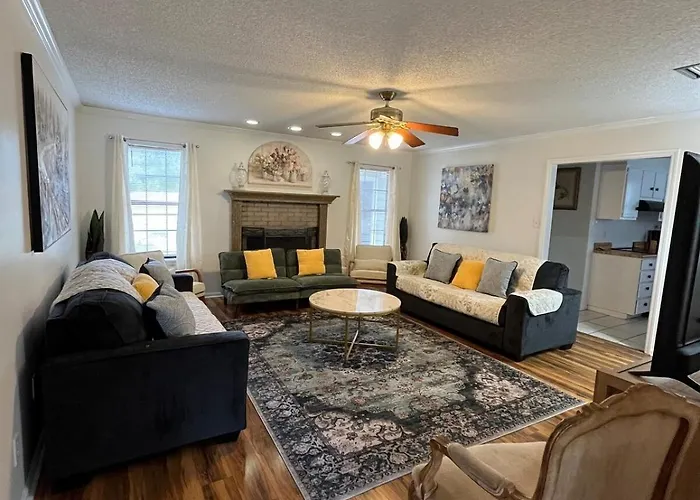 Family-Only Home Quiet & Peaceful Neighborhood