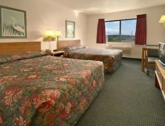 Super 8 By Wyndham Cloquet