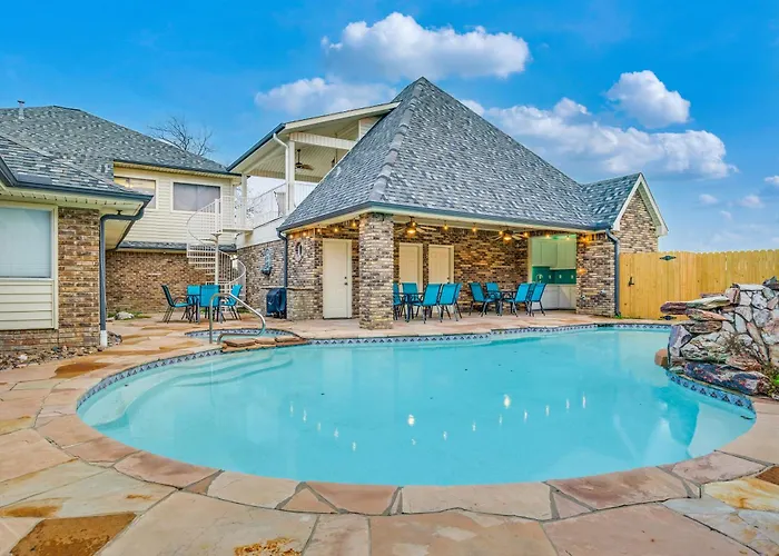 The Castle 9Br Retreat W Pool Game Room