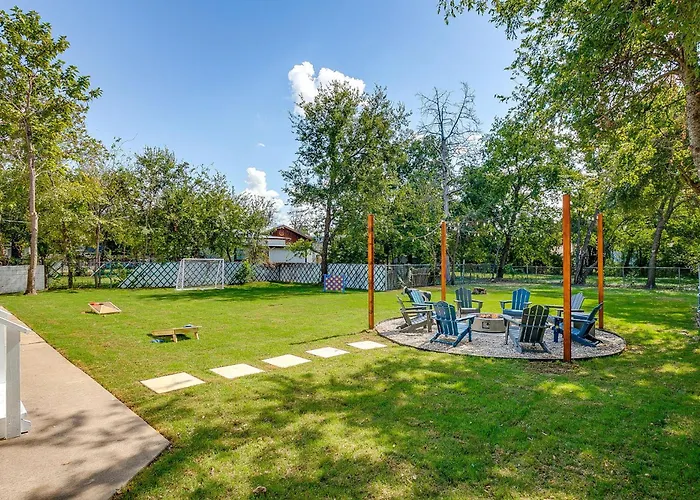 New Howdy House, Walk To Tsu, Gameroom & Yard