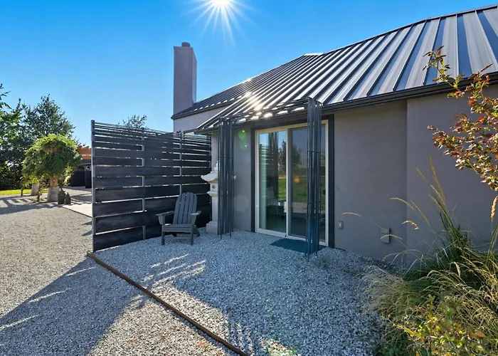 Vineyard Main House -10 Acre Vineyard