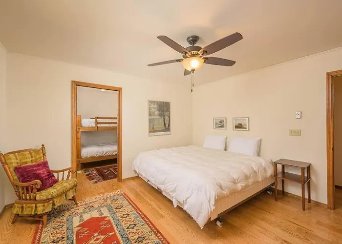 Lake House Family Vacation - Sleeps 12 Dock Kayaks Paddle Boards