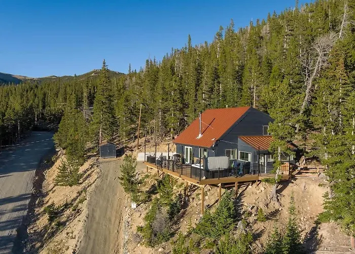 Skyline Lodge