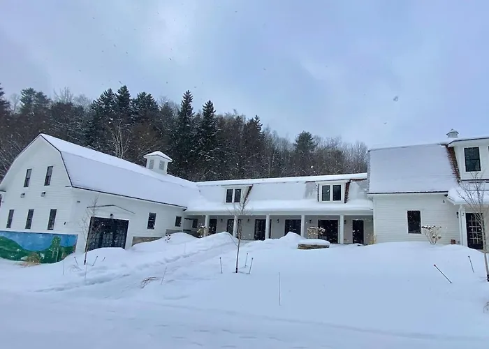 Luxury 2 Bedroom Townhome 102