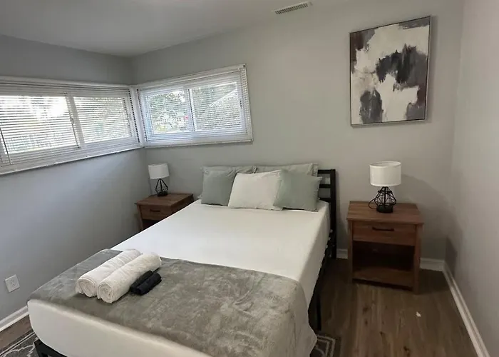 Ranch Single Level Home Near Downtown Tinley Park