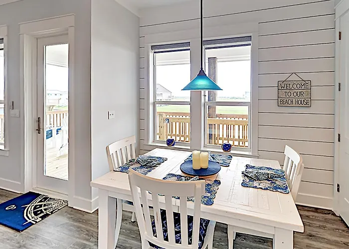 Escape Canal Front Boat Deck Fishing Spot