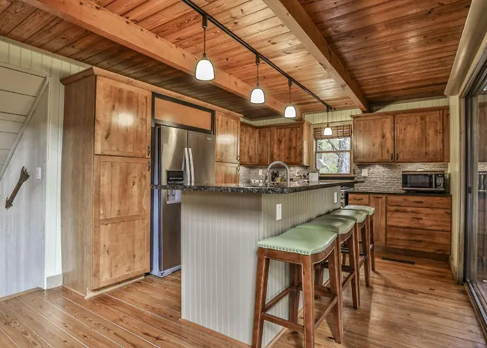 Good Times - Inside Big Canoe Community + Screened-In Porches, Firepit, Porch Swings + More!