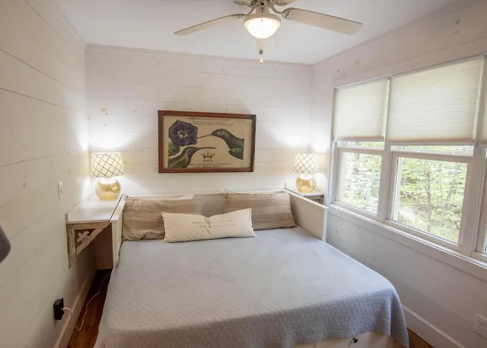 Sweetwater Cottage - Private Cottage Tucked In The Woods - Wj & Boone - River Access