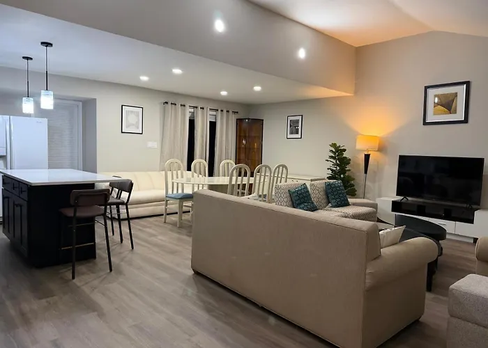 Spacious 5 Bedroom Single Family Home Sleeps 12 With Driveway Near Dc