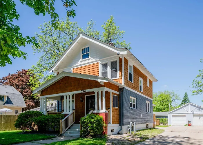 Bungalow On Baldwin - 3 Bed 2 Bath