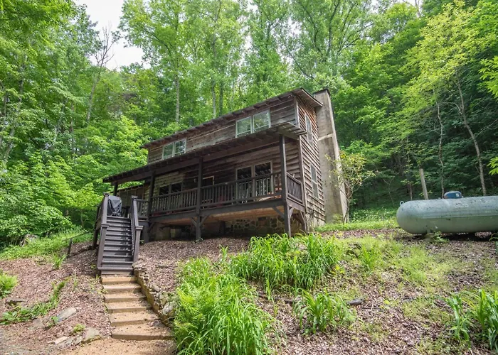 Secluded & Charming 3 Bed Cabin, Dogs Ok, 20 Mins To W Jefferson
