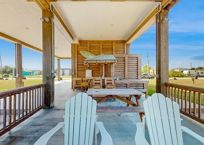Escape Canal Front Boat Deck Fishing Spot