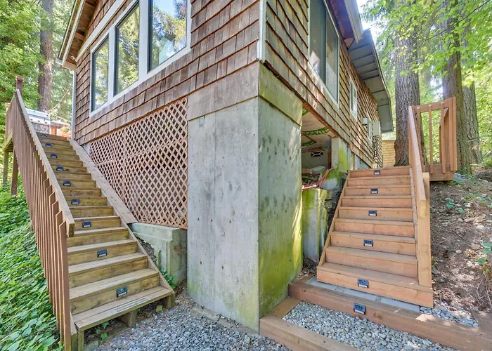Waterfront Gem On Lake Saint Clair W/ Private Deck
