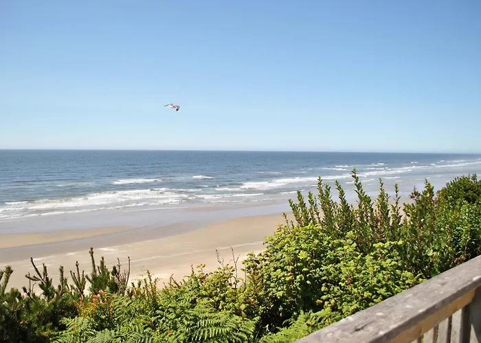 Ocean Front With Spectacular Views! 2 Bedroom, 2 Bath! Seal Rock!