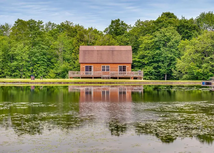 5 Mi To Jay Peak Resort: Cabin W/ Pond Access!