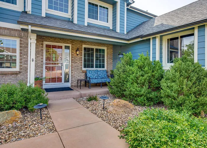 Walk To Rec Center: Spacious Highlands Ranch Home