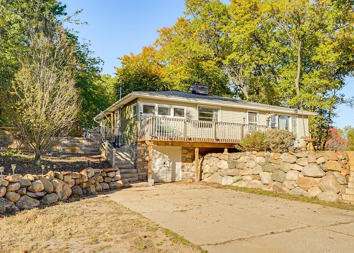 Detached Sauna, Movie Room! Relaxation In Muskegon