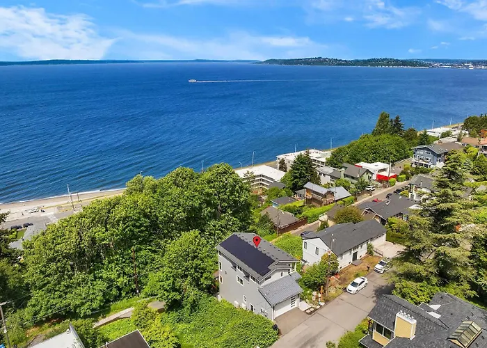 Luxury 6 Bedroom Mansion W Water Views & Walk To Beach