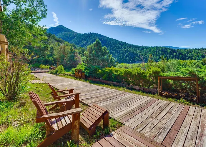 8 Mi To Taos Ski Valley! Peaceful Mtn-View Condo