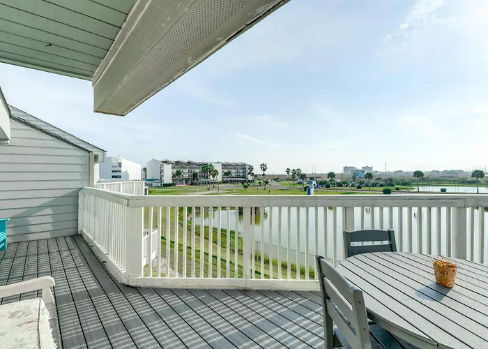 Balcony, Pool & Beach Access: Port Aransas Condo!