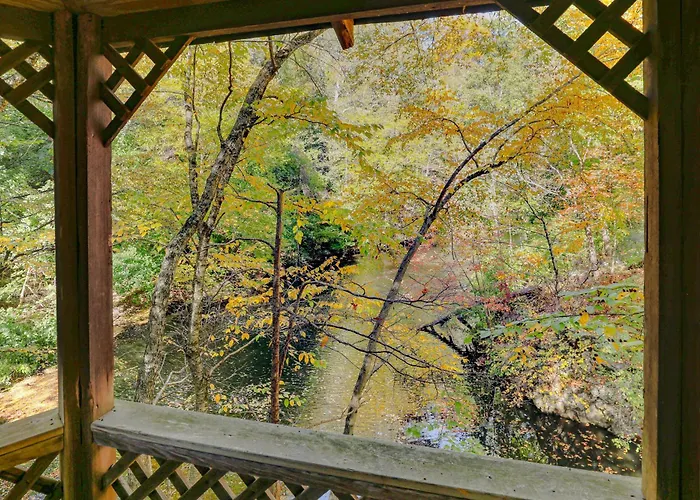 2 Mi To Nyc Train: Wfh-Friendly Greenwich Apt!