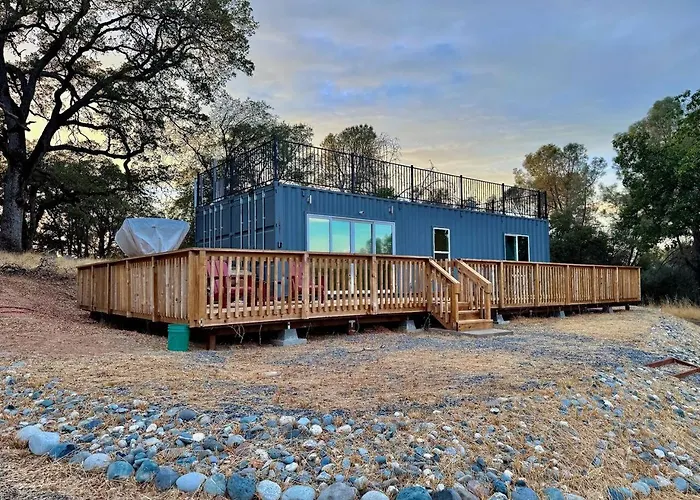 Unique Container, Home 20 Acres, Modern Stay