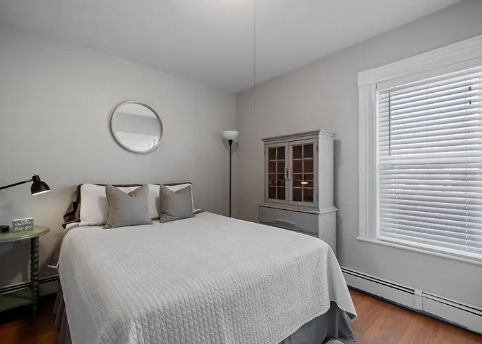 Bright Modern Open Layout 2Nd Flr Short To Midterm