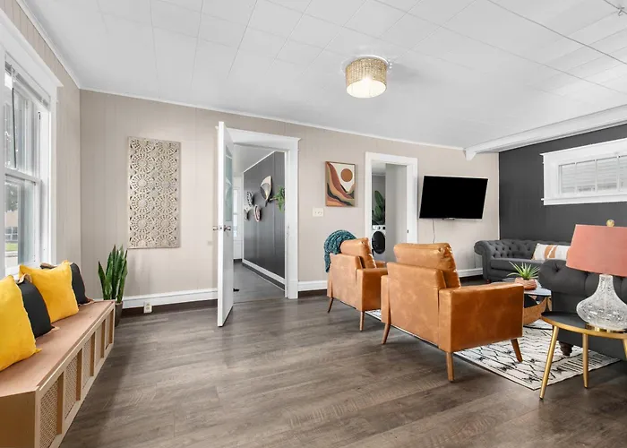 Roomy Central Hub Games, Fire Pit & Downtown Fun