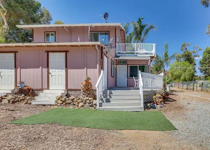 Lake Elsinore Apt 4 Mi To Water: Pets Welcome!