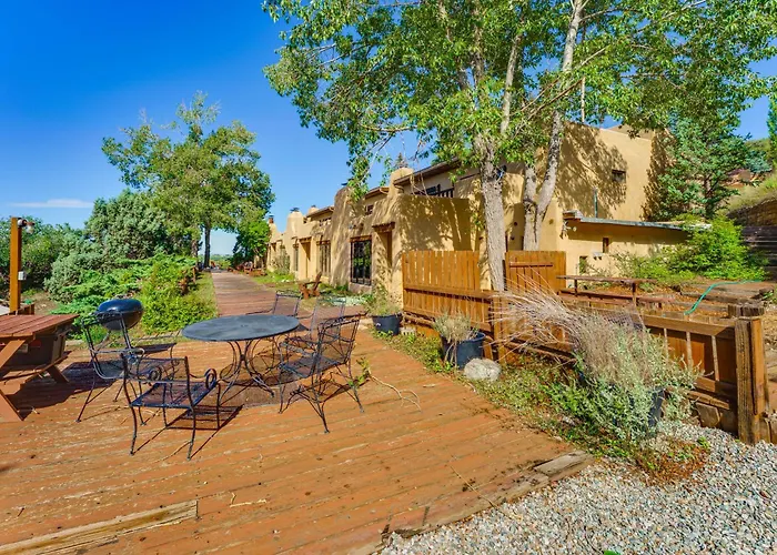 8 Mi To Taos Ski Valley! Peaceful Mtn-View Condo