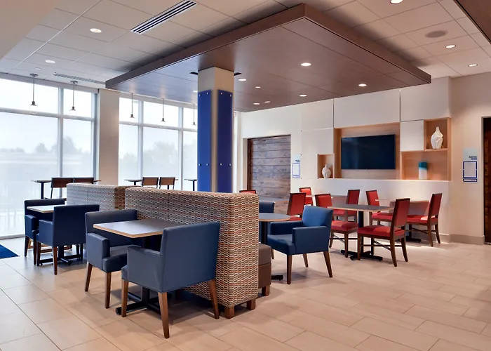 Holiday Inn Express & Suites - Marshalltown By Ihg