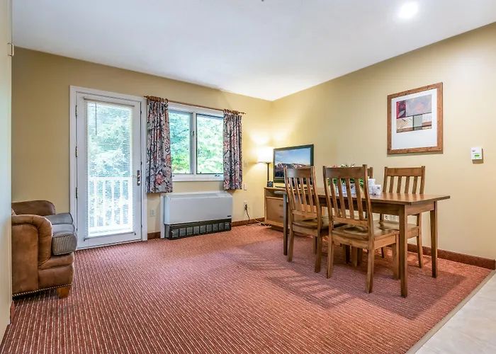 Grand Summit Hotel