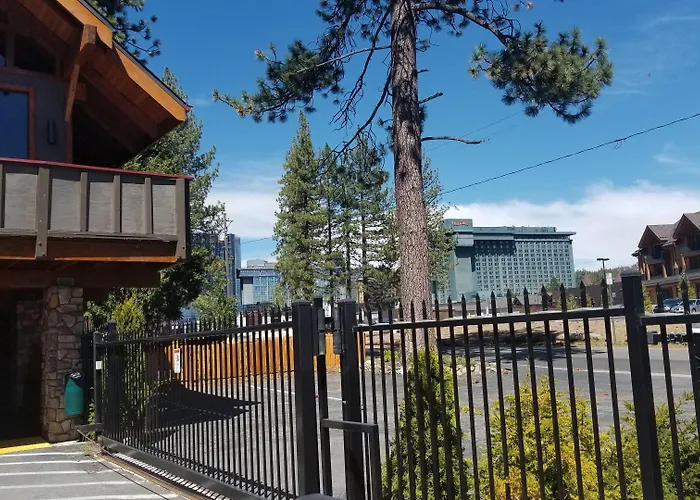 Gondola Lodge With Free Beach Voucher