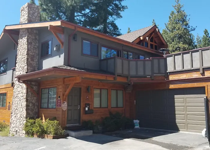 Gondola Lodge With Free Beach Voucher