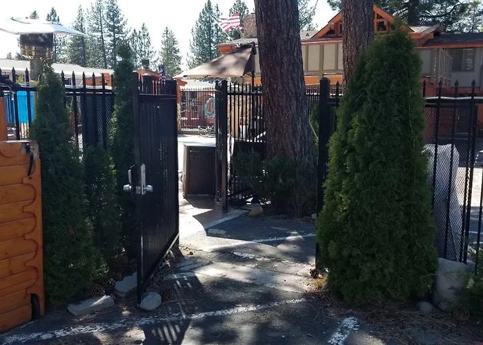 Gondola Lodge With Free Beach Voucher